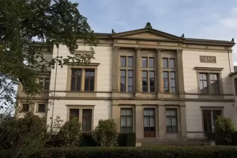 Der Untersuchungsausschuss Missbrauchsverdacht am Saar-Landtag nimmt am Mittwoch seine Arbeit auf. Erstmals sind vier mögliche B