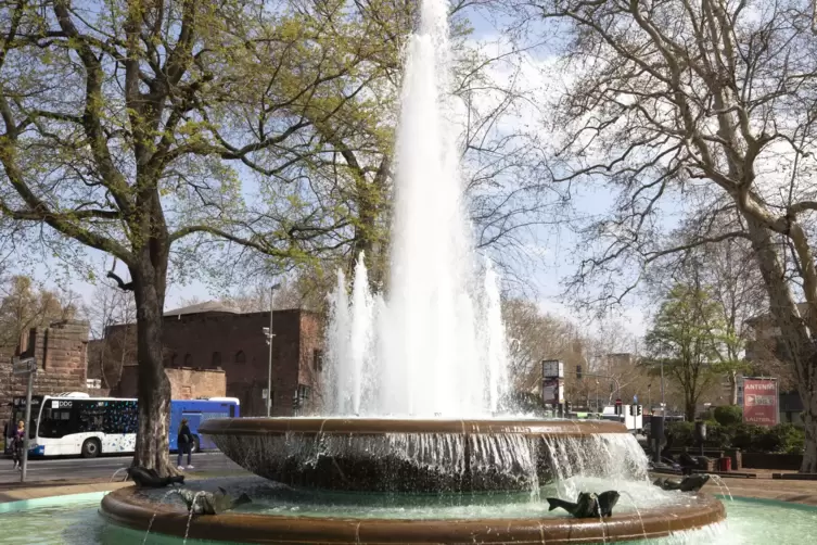 view_fackelbrunnen160419rv002.JPG