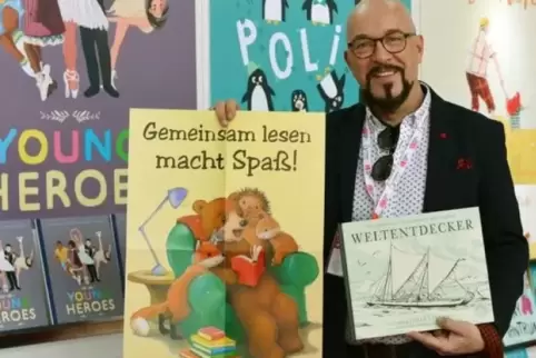 Der Kinderbuchautor Harald Kiesel ist am bundesweiten Vorlesetag in der Stadtbücherei Grünstadt zu Gast.