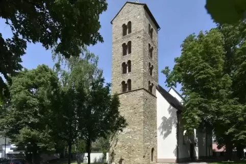 Die katholische Kirche in Heßheim. Die Gemeinde St. Martin gehört zur Pfarrei Heiliger Petrus.