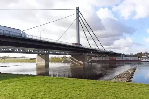 Die Frage, wann er mit einem Baubeginn der zweiten Rheinbrücke rechne, konnte Verkehrsminister Wissing beantworten. 