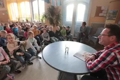 Viel Spaß hatten die Schüler mit Bürgermeister Kay Kronemayer.