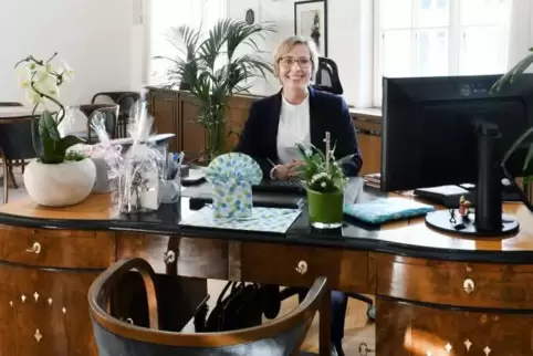 Sieht mit ihrem ersten Haushalt die richtigen Akzente gesetzt: OB Stefanie Seiler, hier beim Amtsantritt in ihrem Büro.