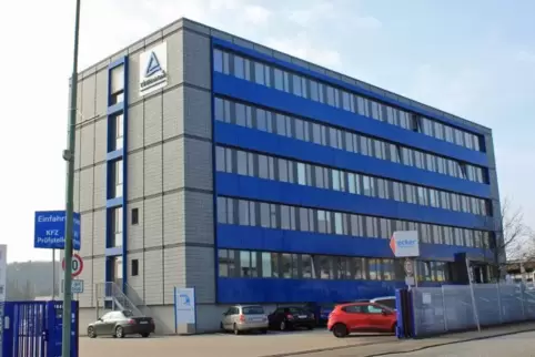 Die Tüv-Stelle in Kaiserslautern: Bei so mancher Theorieprüfung für den Führerschein wurde hier betrogen.