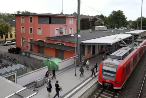 Hier wird es demnächst nachts laut: Bahnhof Speyer.
