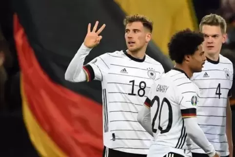 Drei Hoffnungsträger: Leon Goretzka, Serge Gnabry und Matthias Ginter (von links).