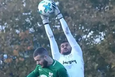 Hielt am Samstagnachmittag gegen TuS Marienborn seinen Kasten sauber: Rüssingens Torwächter Evandro Rachoni de Lima.