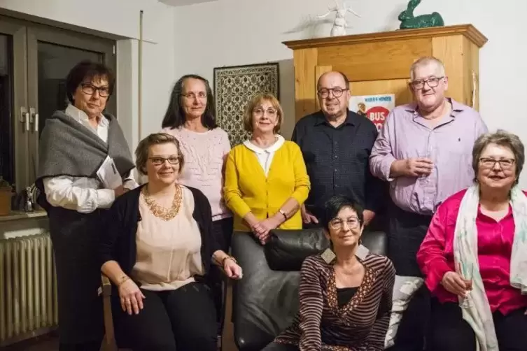 Bei Pressesprecher Matthias Nowack ((Zweiter von rechts): &bdquo;Fluss ohne Wiederkehr&ldquo; wurde bei ihm gezeigt.