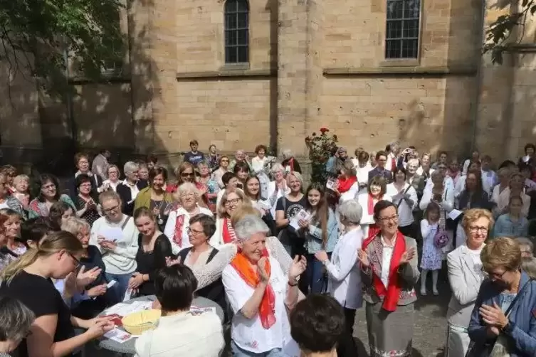Maria 2.0: Im Juni dieses Jahren haben Frauen einen eigenen Gottesdienst in der Landauer Marienkirche gefeiert. Abt Notker ist k