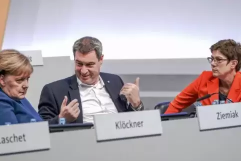 Zum Abschluss des zweitägigen Parteitags standen zahlreiche Antragsberatungen auf der Tagesordnung. 