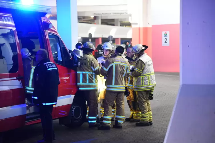 Mannheim_Neckarpromenade_Einsatz_2019_11_24_-03-_PRIEBE.jpg