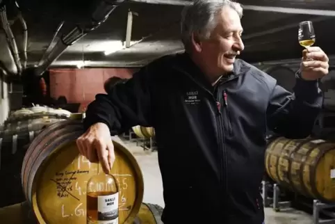 Pfälzer Whisky: Brenner Ralf Hauer aus Bad Dürkheim ...