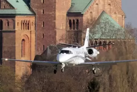 Im Anflug auf den Flugplatz Speyer: Cessna Citation XLS+. Bald könnte es mit Elektroantrieb leise und emissionsfrei am Dom vorbe