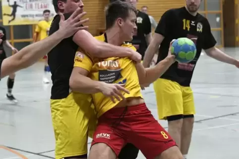 Ein Manko war die Chancenverwertung der HSG Eckbachtal, hier Carsten Wenzel (am Ball) in einem früheren Spiel.