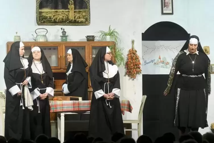 Im Kloster ist so einiges los – aber nicht alles, was die Nonnen so treiben, ist von Frömmigkeit geprägt.