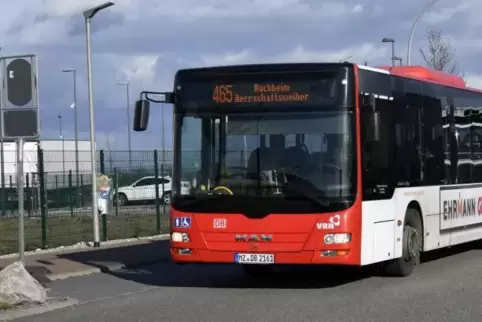 Mit Vorrang ausgebaut werden soll der Busverkehr der Linie 465 zum Gewerbegebiet Am Römig.