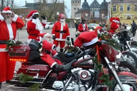 Ankunft am Dom: Harley-Nikoläuse bei früherer Auflage.