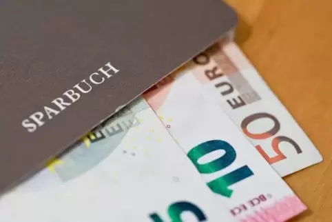 Damit sie fürs Ersparte keine Strafzinsen zahlen muss, hat die Verbandsgemeinde die Bank gewechselt.