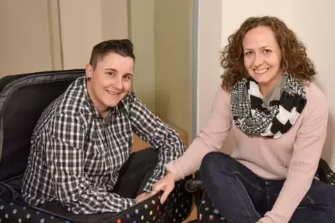 Nadine (links) und Meli Gaab freuen sich auf die bevorstehende Narrenzeit.