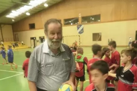 Den Handball im Griff: Klemens Forler aus Landau.
