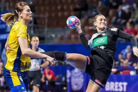 Für Julia Behnke beginnt am Samstag die Handball-Weltmeisterschaft in Japan. Das deutsche Team trifft auf Brasilien.