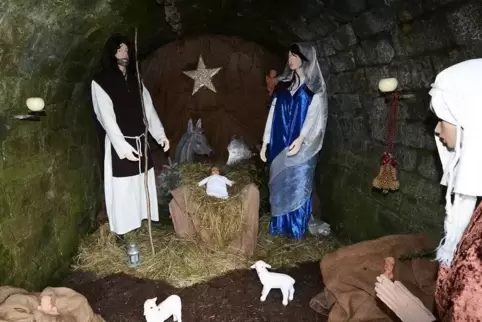 Josef und Maria wurden mit neuen Figuren gestaltet.