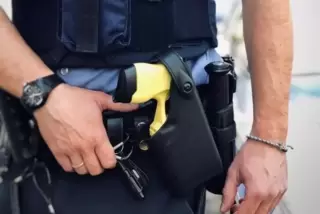 91-132253504_taser2.jpg