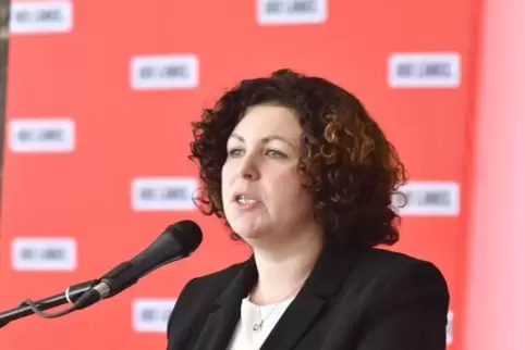 Amira Mohamed Ali ist die erste Fraktionsvorsitzende im Bundestag, die Muslimin ist. Am Samstag sprach sie beim Linken-Landespar
