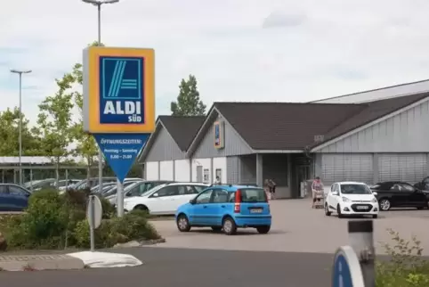 Die Aldi-Filiale liegt zwar näher an Edenkoben, aber dennoch auf Kirrweilerer Gemarkung.