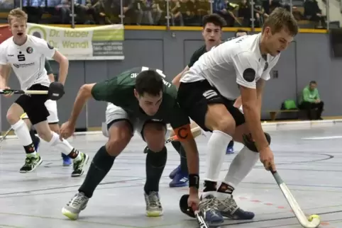 Lauritz Fuchs (rechts, hier in einem Spiel der vergangenen Saison) steuerte drei Treffer zum 4:1-Auftaktsieg bei.
