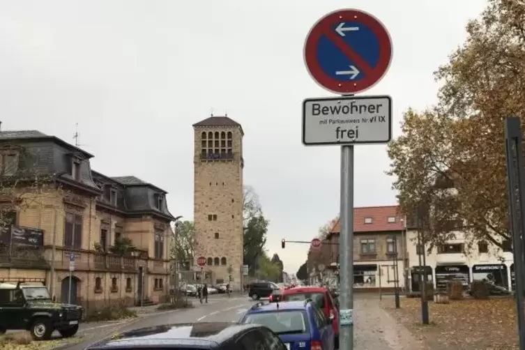 Andere Variante: Bewohner-Parkplatz am St.-Guido-Stifts-Platz