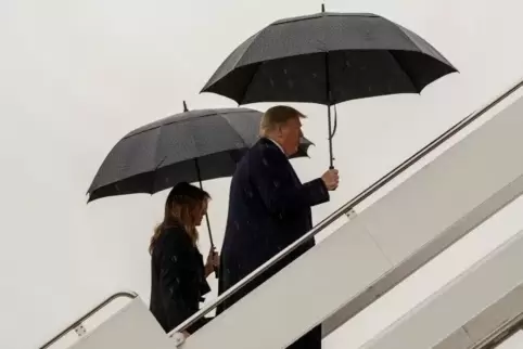 Nato-Gipfel statt „Hexenjagd“: Präsident Trump reist ab nach Großbritannien.