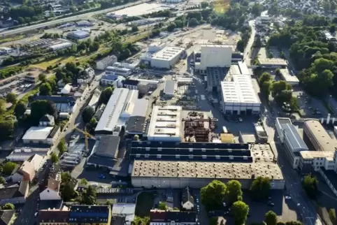 Das riesige Fabrikgelände von Tadano-Demag am Rande der Zweibrücker Innenstadt.