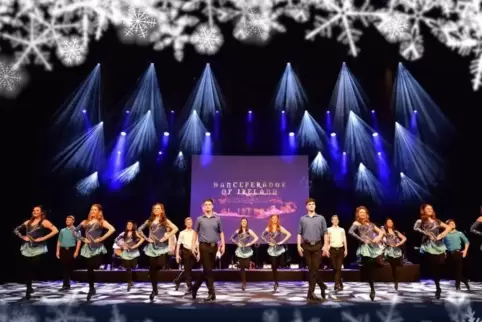 Die Show „Danceperados Of Ireland“ lädt am Freitag zu einer irischen Weihnacht in die Zweibrücker Festhalle ein.