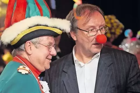 Klüngel beim Kölsche Karneval: Baudezernent Lothar Stüssgen (Joachim Król, links), hier mit Investor Josef Asch (Rainer Bock).