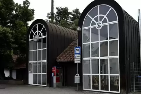 Soll ab 2. Januar wieder einen Kioskbetrieb beherbergen, das Bahnhofsgebäude in Bobenheim-Roxheim.