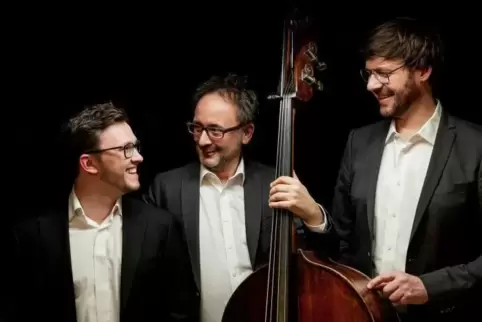 Kommt nach Grünstadt: das Trio Dupree.