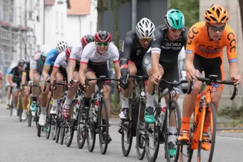 PS-Sparen unterstützt das Radrennen in Kandel.