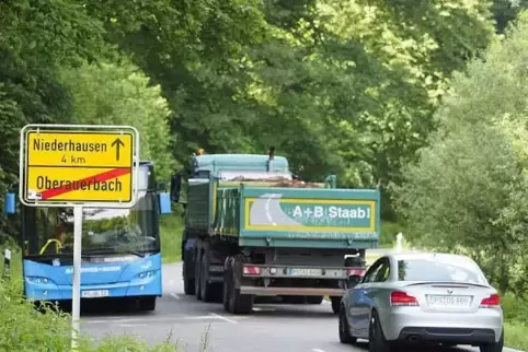 Fahrzeuge sollen in der Oberauerbacher Ortsdurchfahrt langsamer fahren – gerade in Richtung Battweiler und Niederhausen/Wallhalb