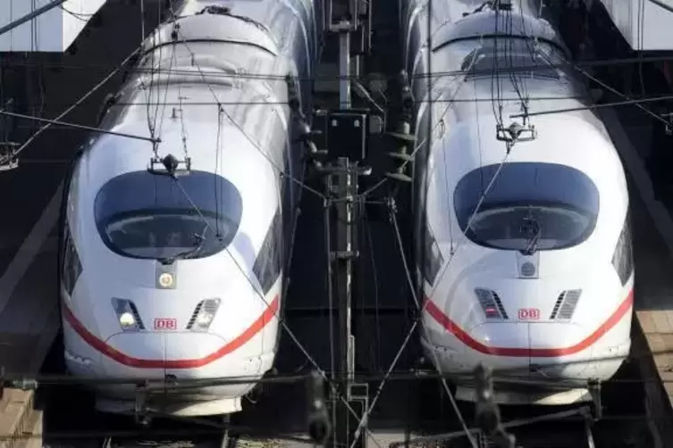 Vom für die Pfalz wichtigsten ICE-Knotenbahnhof Mannheim fahren stündlich Hochgeschwindigkeitszüge unter anderem nach Berlin, Ha