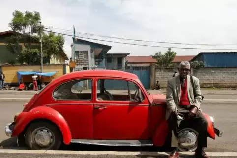In Deutschland aus dem Straßenbild verschwunden, in Äthiopiens Hauptstadt Addis Abeba allgegenwärtig: VW-Käfer.