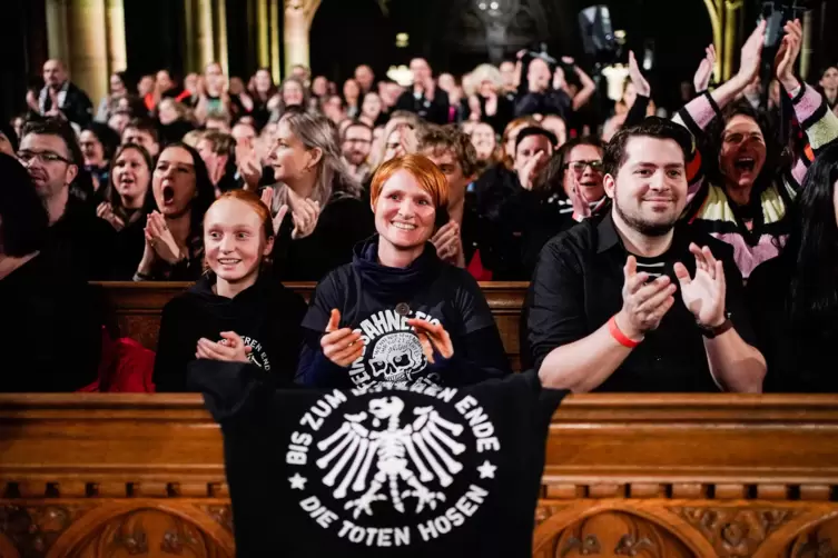 Speyer_Gedaechtniskirche_Die_Toten_Hosen_2019_12_07_DPA_-08-.jpg