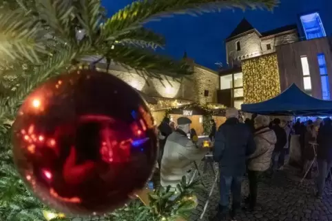 Im kommenden Jahr soll das Veldenzschloss noch stärker in den Weihnachtsmarkt eingebunden werden.