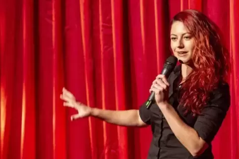 Tahnee Schaffarczyk zeigte in der Landstuhler Stadthalle Sketche, Szenen und Slapsticks am laufenden Band