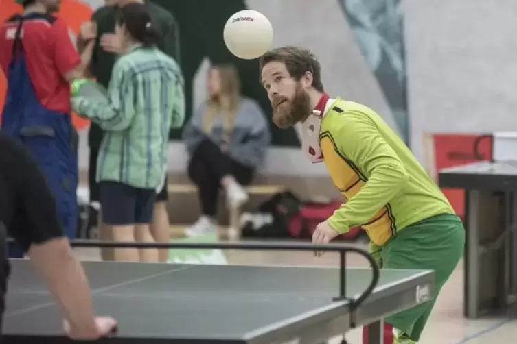 Marcus Reeg alias Sniper Schorsch aus Kaiserslautern schl&auml;gt sich gut und trifft dann im Halbfinale auf Headsinfarkt.