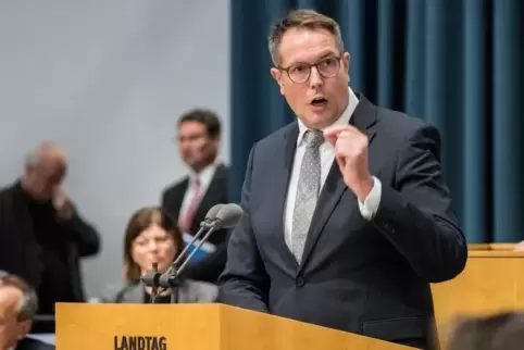 SPD-Fraktionschef Alexander Schweitzer kündigt zusätzliche Mittel für die Integration und Versorgung von Flüchtlingen an. 
