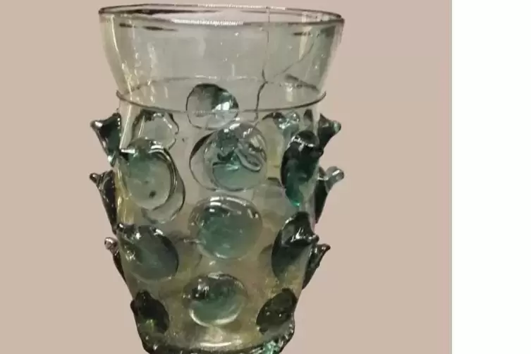 Gilt als Vorg&auml;nger des Dubbeglases: ein Krautstrunk aus dem 16. Jahrhundert im Nationalmuseum Warschau.
