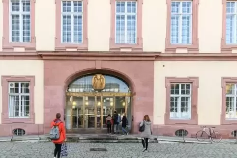 Haupteingang der Universität Mannheim.