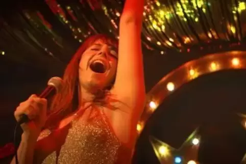 Will es in „WIld Rose“ von Glasgow aus ins Mekka der Countryszene nach Tennessee schaffen: Rose-Lynn Harlan (Jessie Buckley).