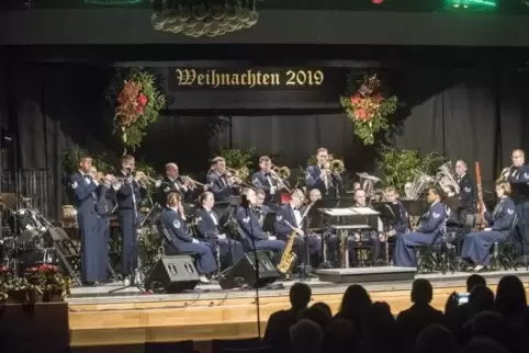 Untermauerte in Ramstein ihren Ruf als beste Botschafterin der Vereinigten Staaten: die USAFE-Band beim traditionellen Weihnacht